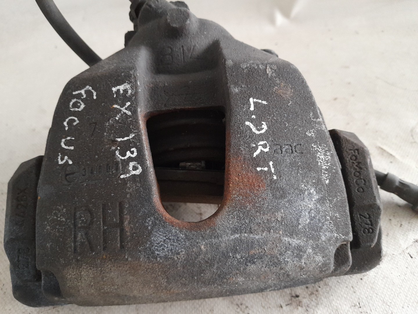 Étrier de frein avant Droite