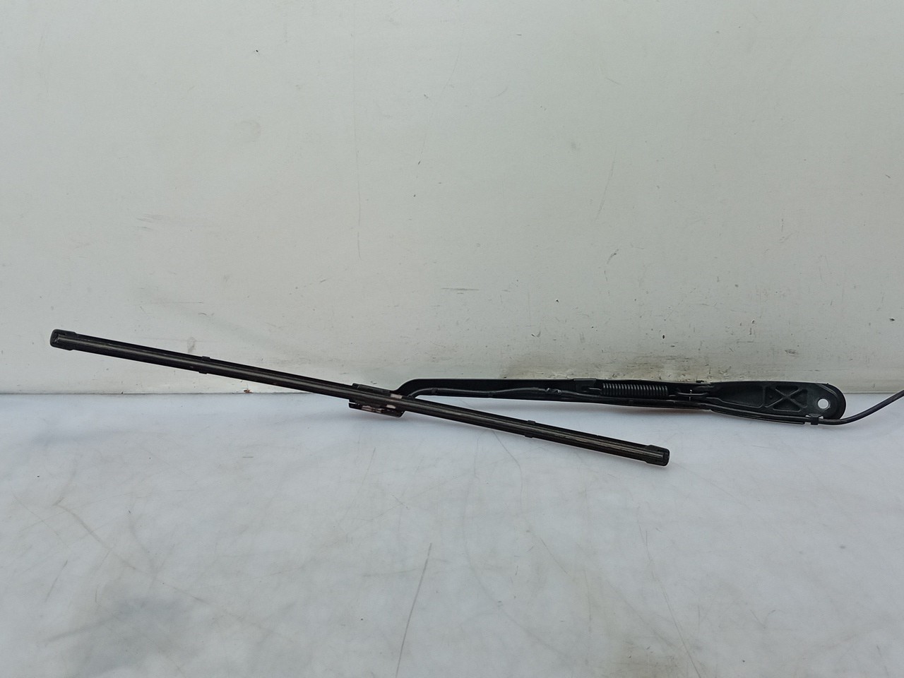 Brazo de limpiaparabrisas delantero izquierdo PEUGEOT 508 II Imagem-1