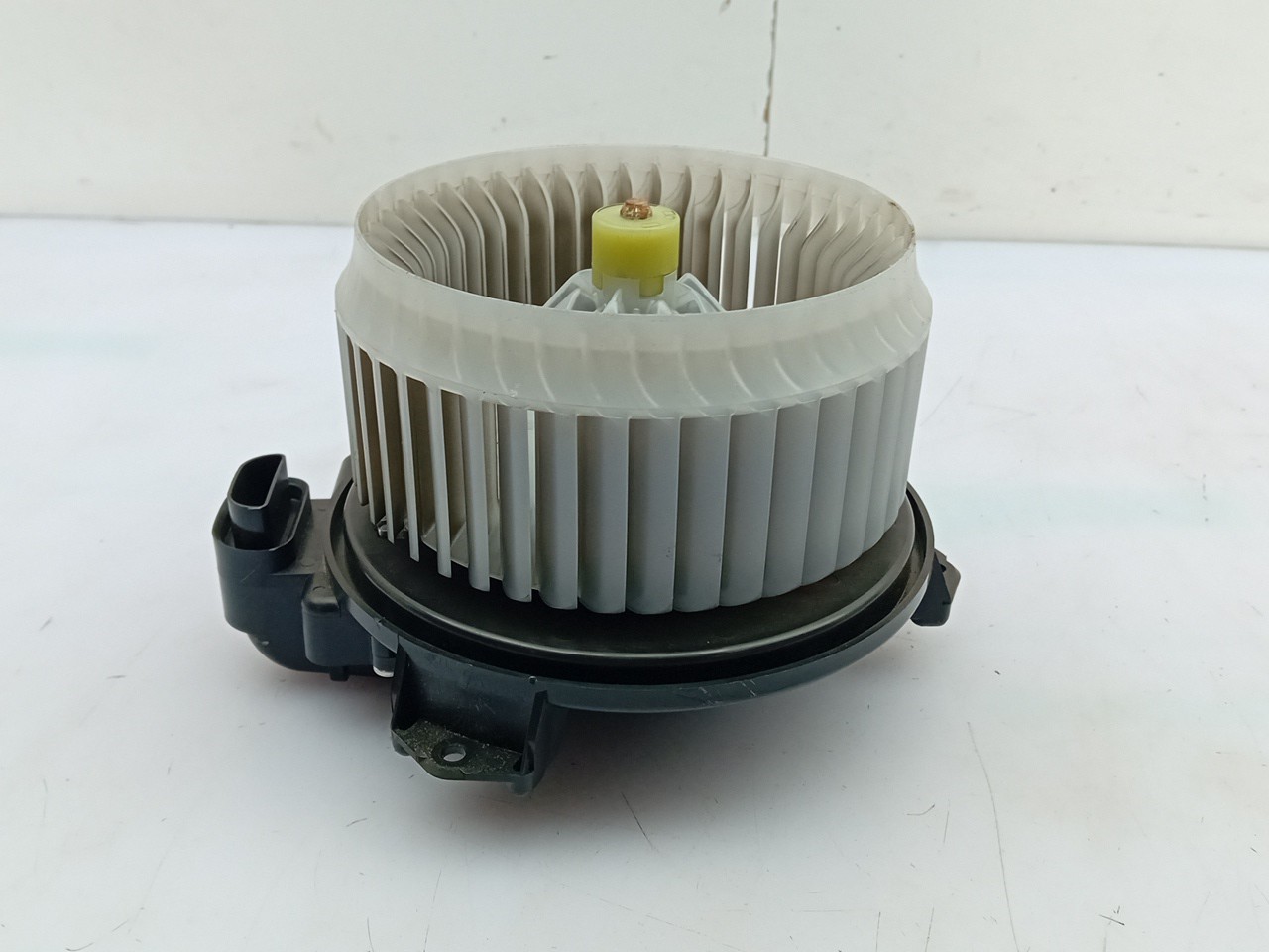 Ventola riscaldamento / Ventilatore abitacolo TOYOTA Yaris (_P13_) Imagem-1