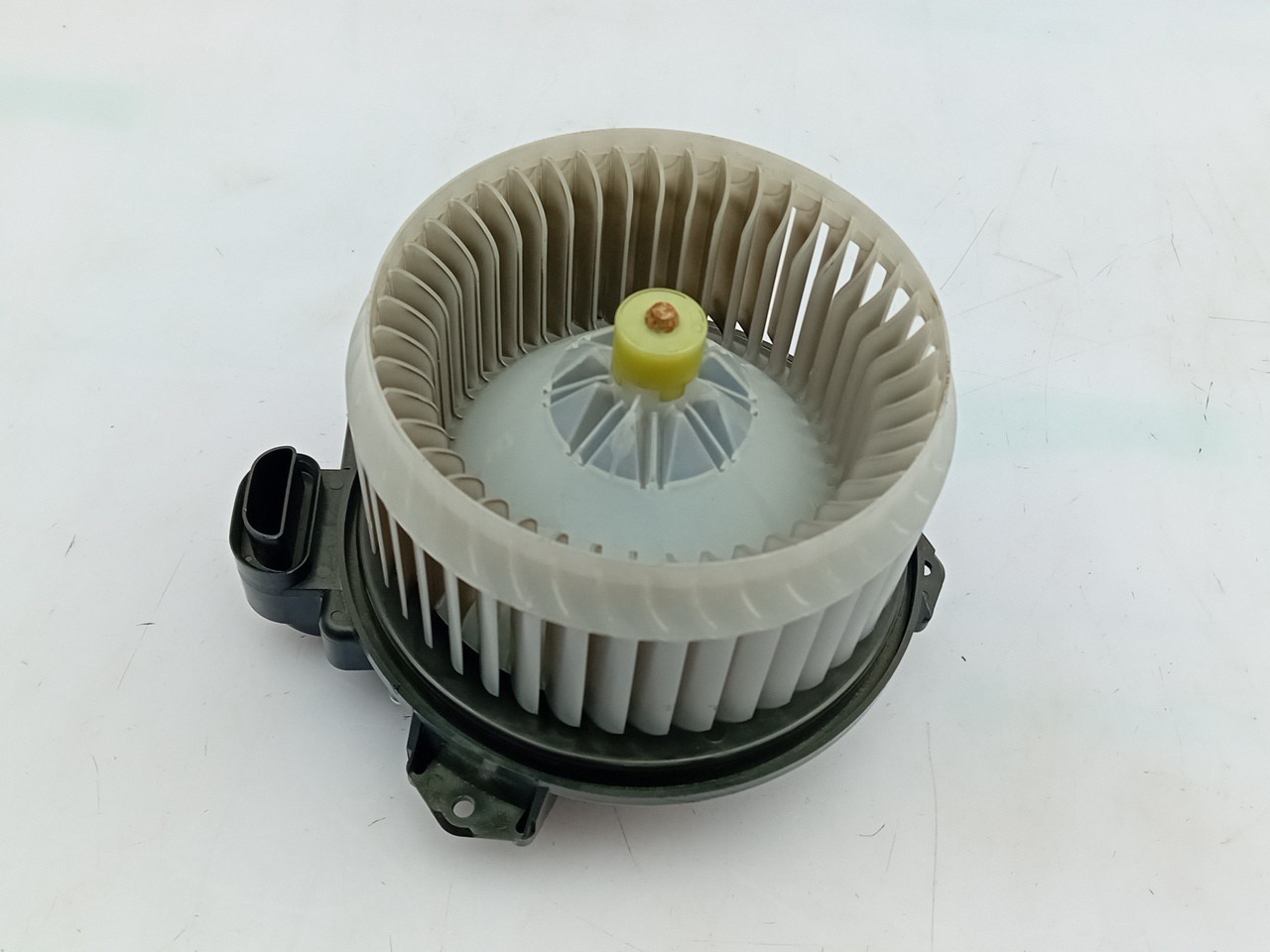 Ventola riscaldamento / Ventilatore abitacolo TOYOTA Yaris (_P13_) Imagem-0