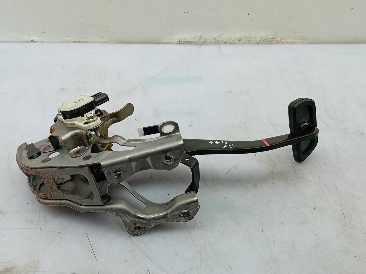 Pedal de freno TOYOTA Yaris (_P13_) Imagem-2