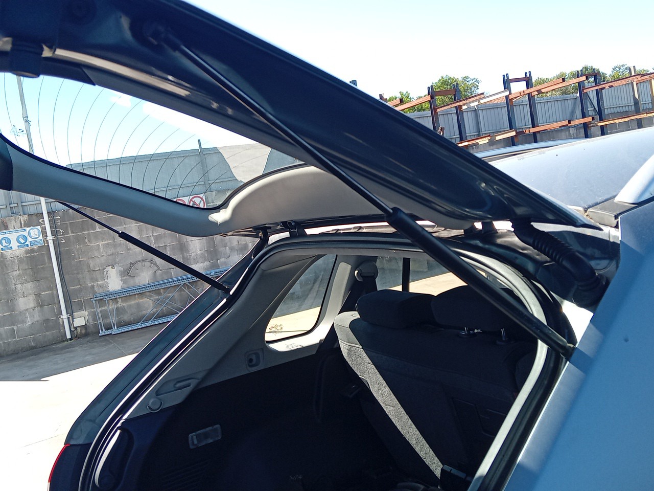 Trunk Shock Absorber