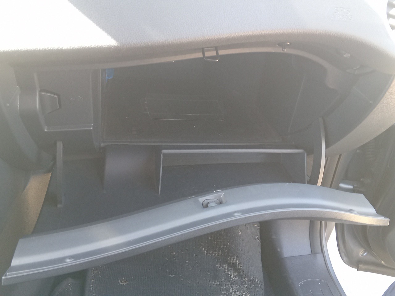 Glove Box / Compartment RENAULT Koleos I (HY_) Imagem-1