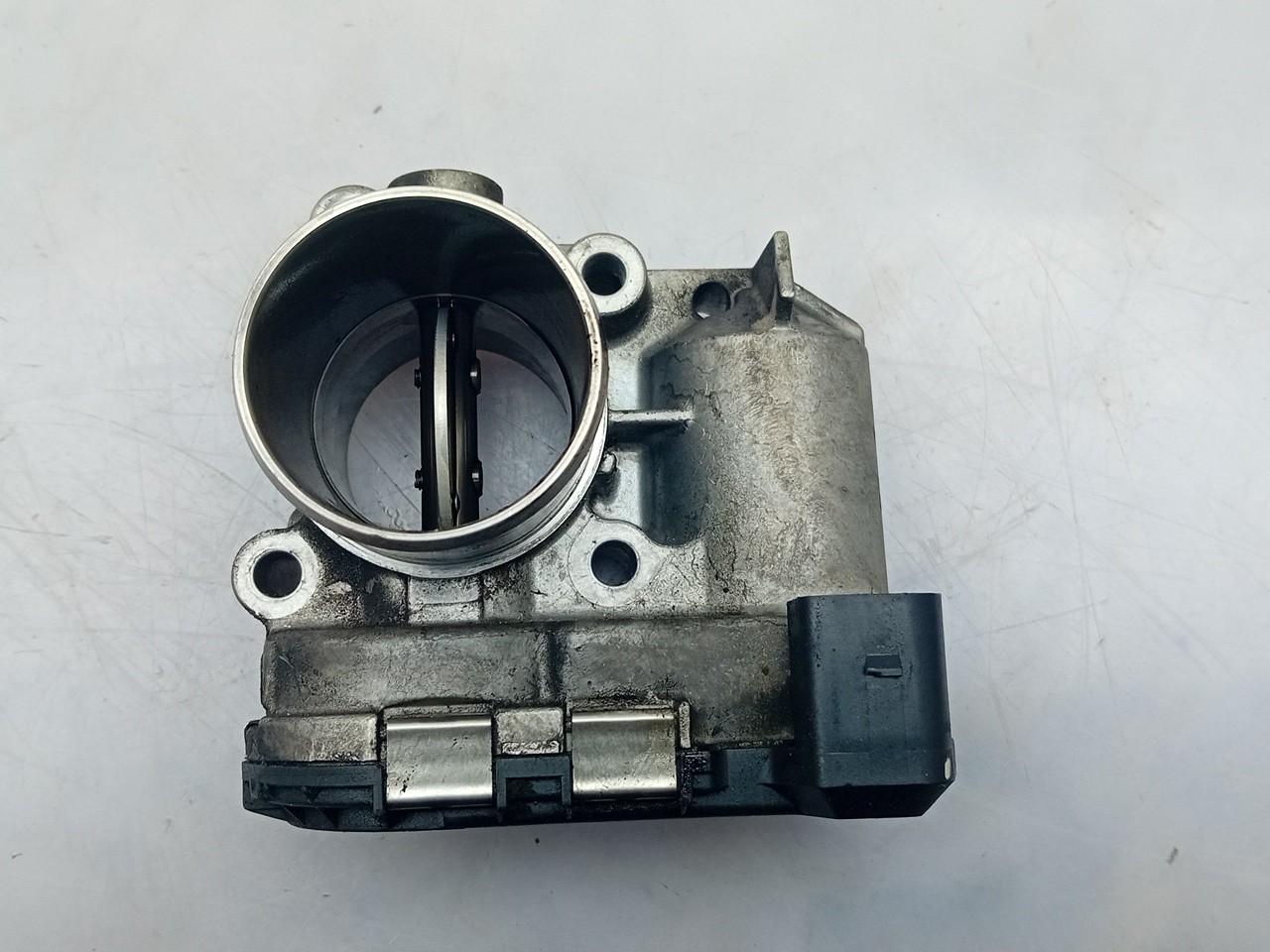 Throttle body