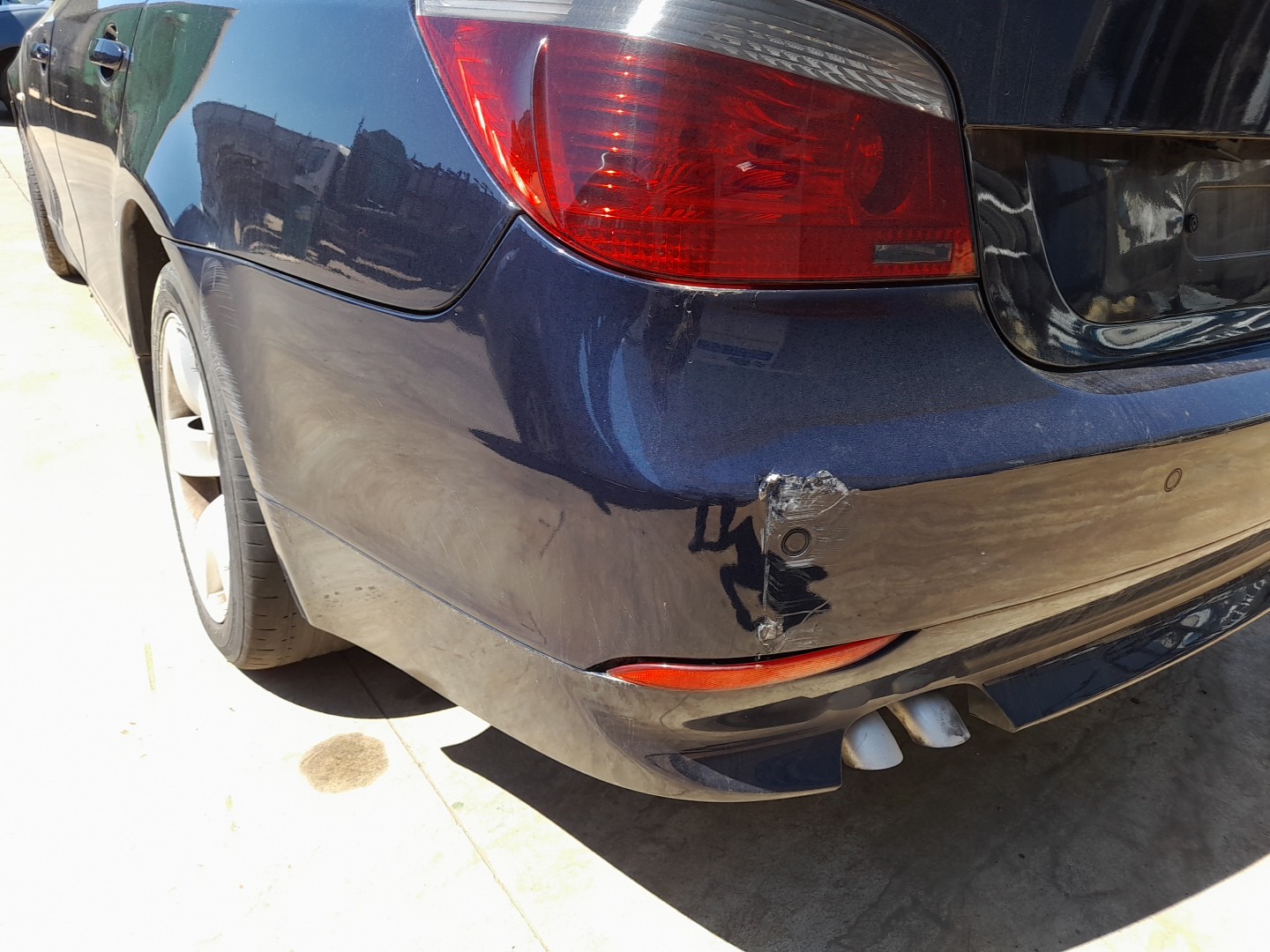 Parachoques Trasero BMW 5 (E60) Imagem-1