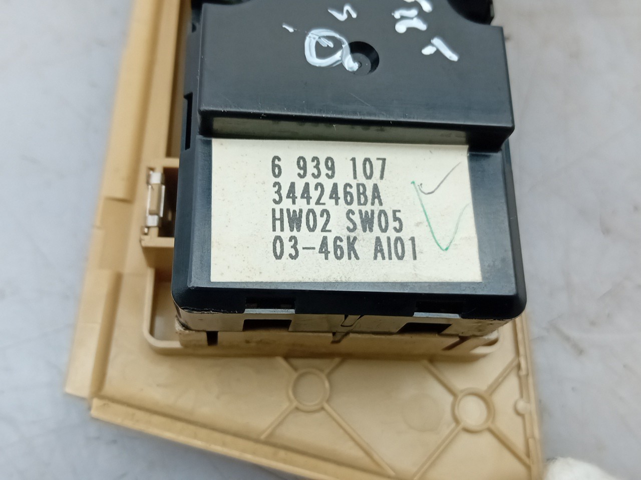 Commande / interrupteur lève-vitre Avant gauche BMW 5 (E60) Imagem-3