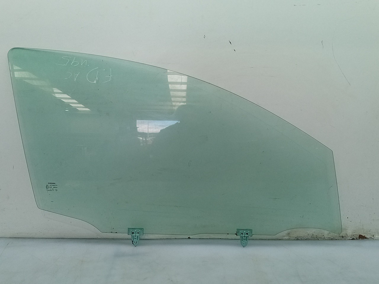 Right front door glass