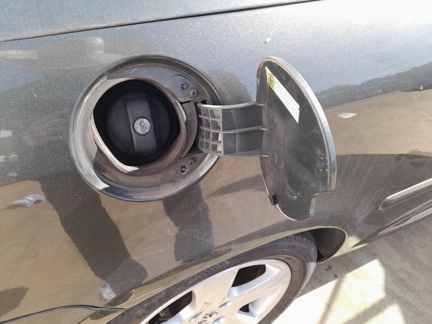 Tapa exterior combustible PEUGEOT 307 CC (3B) Imagem-1