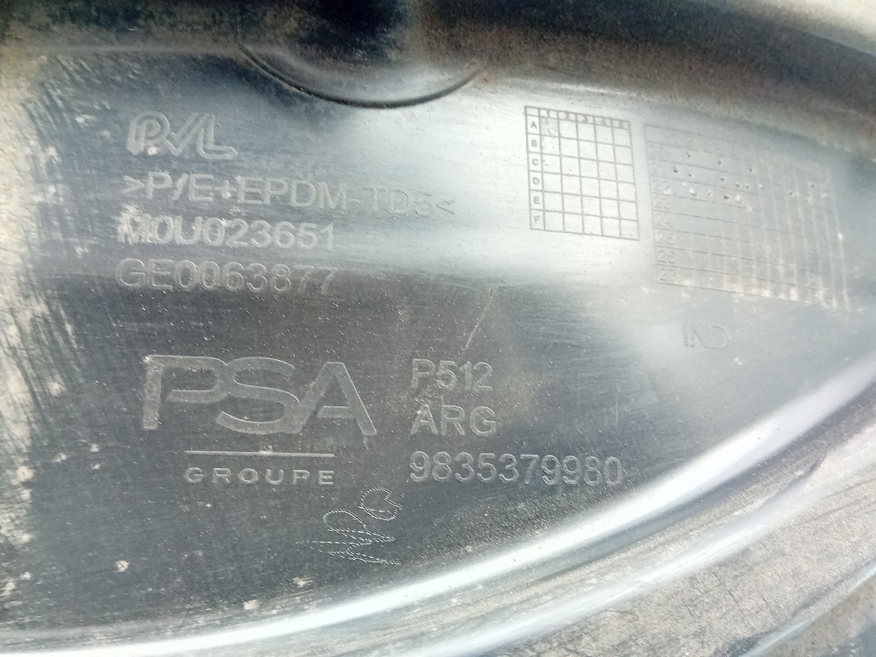Cava roda trás esquerda PEUGEOT 308 III Imagem-2
