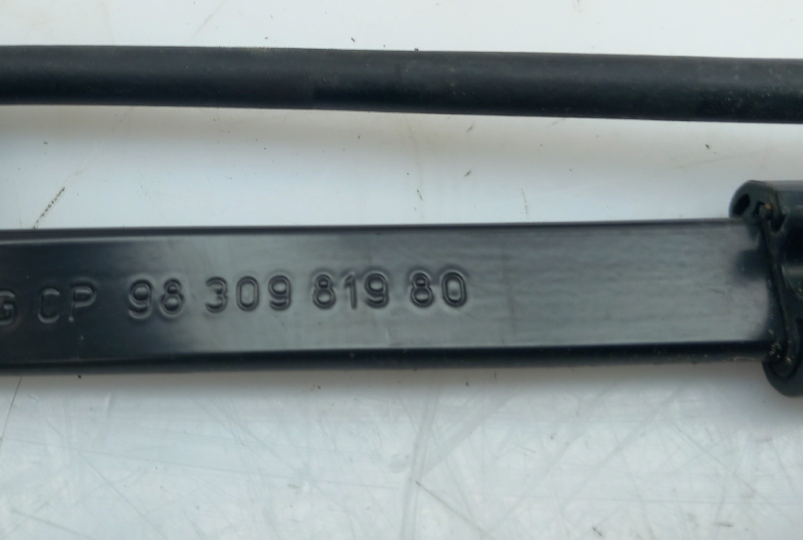 Windscreen wiper arm Right front PEUGEOT 308 SW III Imagem-2