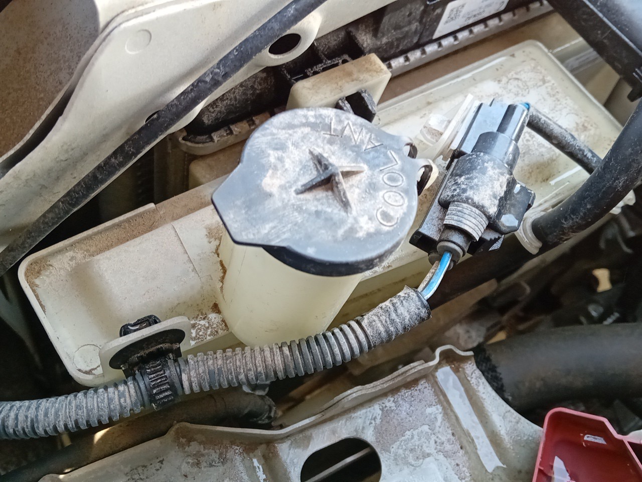 Coolant reservoir