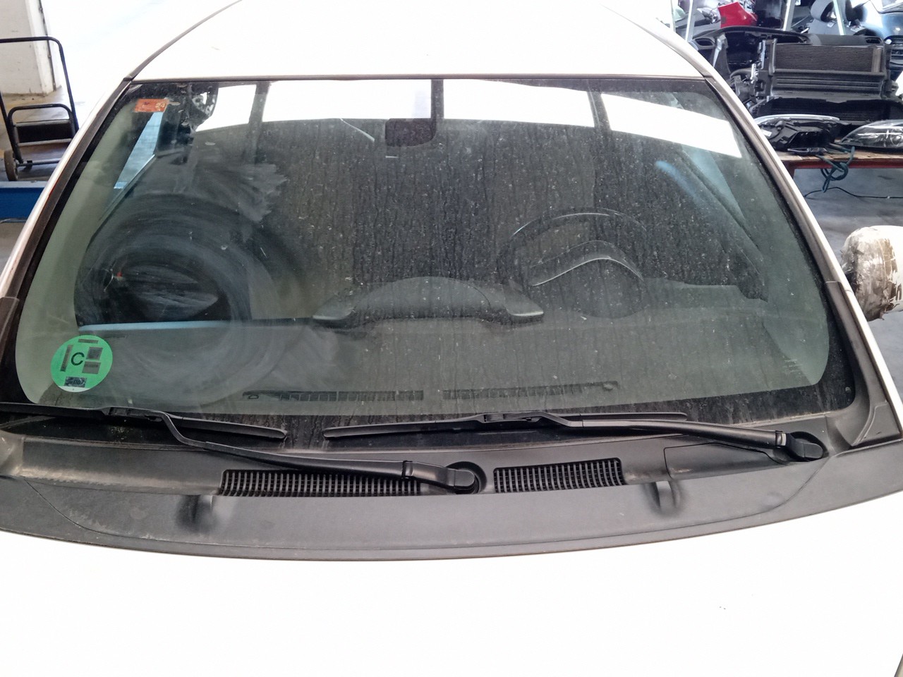 Windshield / Windscreen