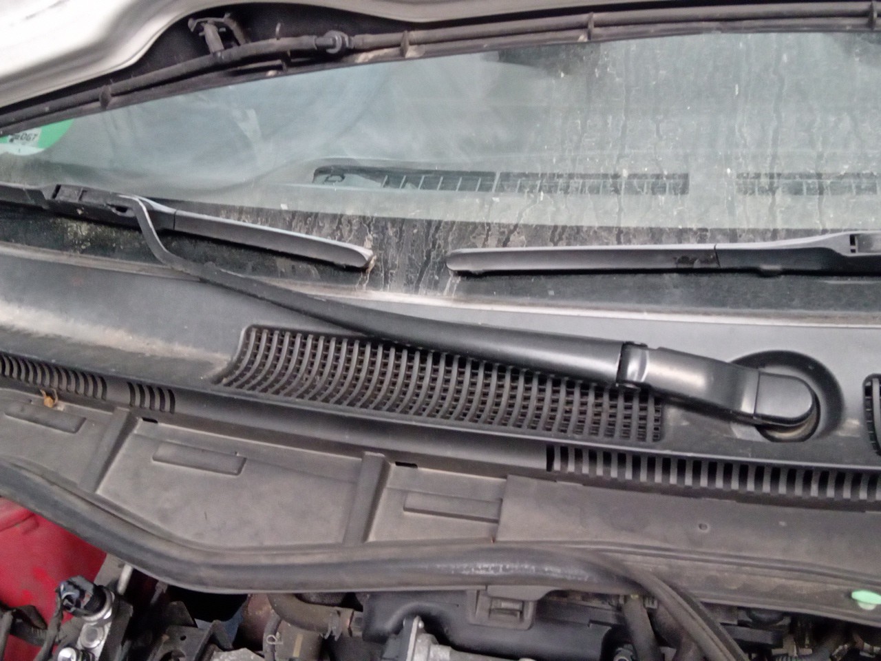 Windscreen wiper arm Right front