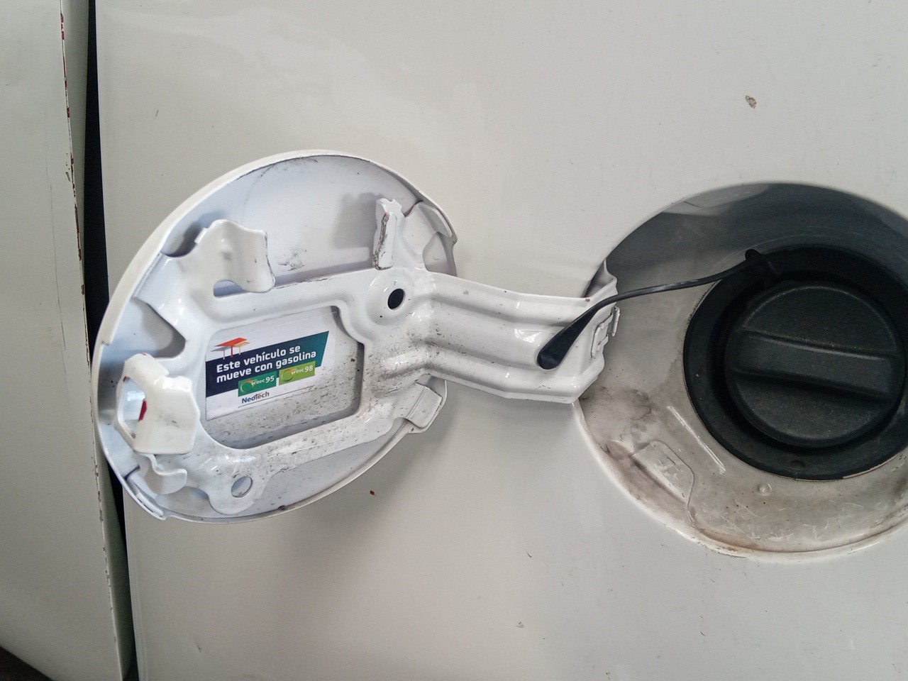 Fuel tank cap TOYOTA iQ (_J1_) Imagem-1