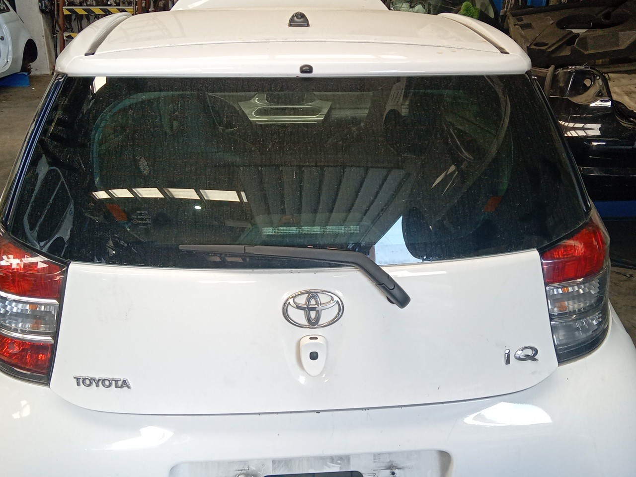 Porta / tampa da mala TOYOTA iQ (_J1_) Imagem-0