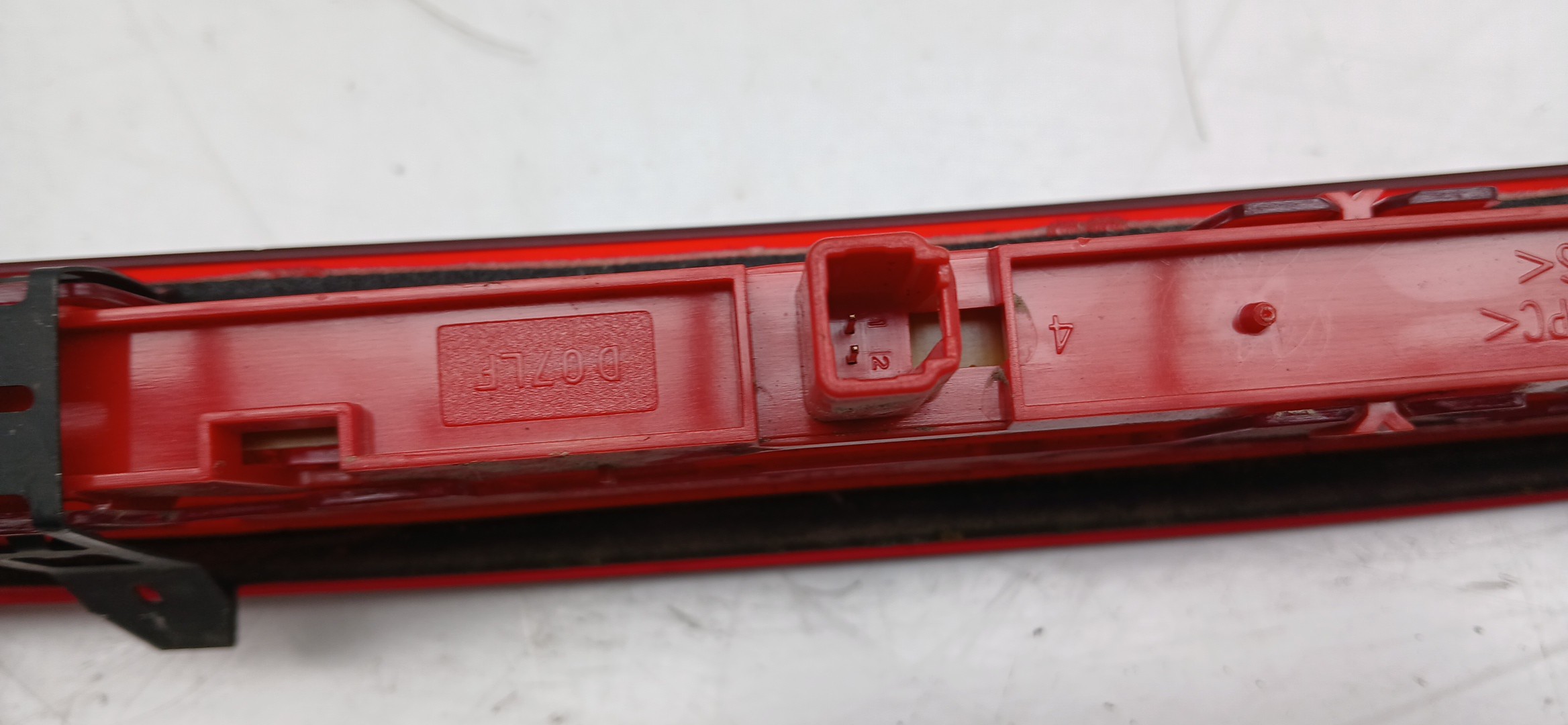 Additional stop light / 3rd stop light FORD S-Max Imagem-2