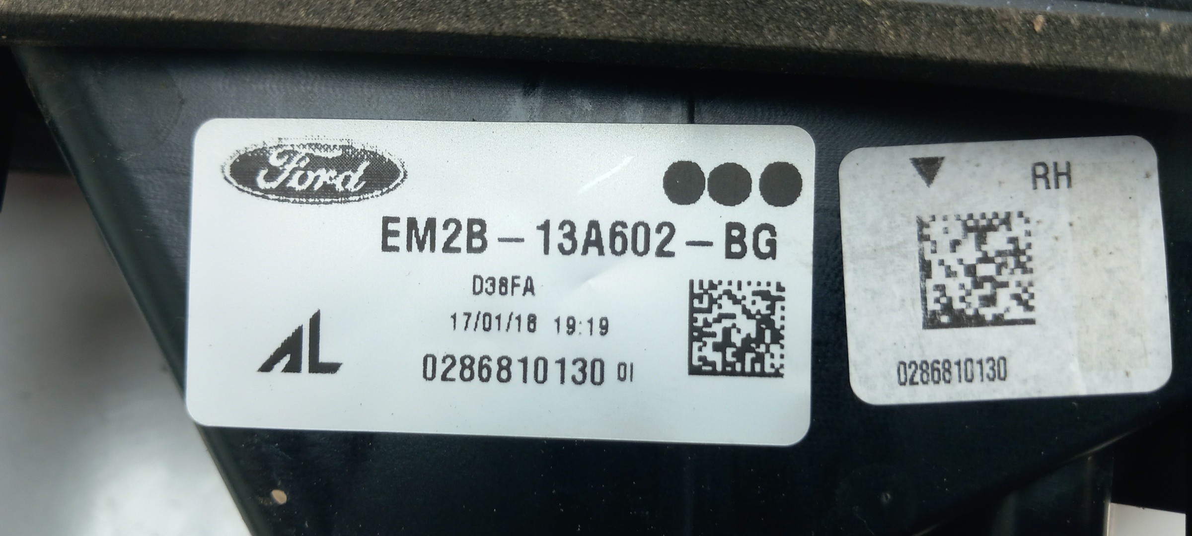Farolim da mala direito FORD S-Max Imagem-4