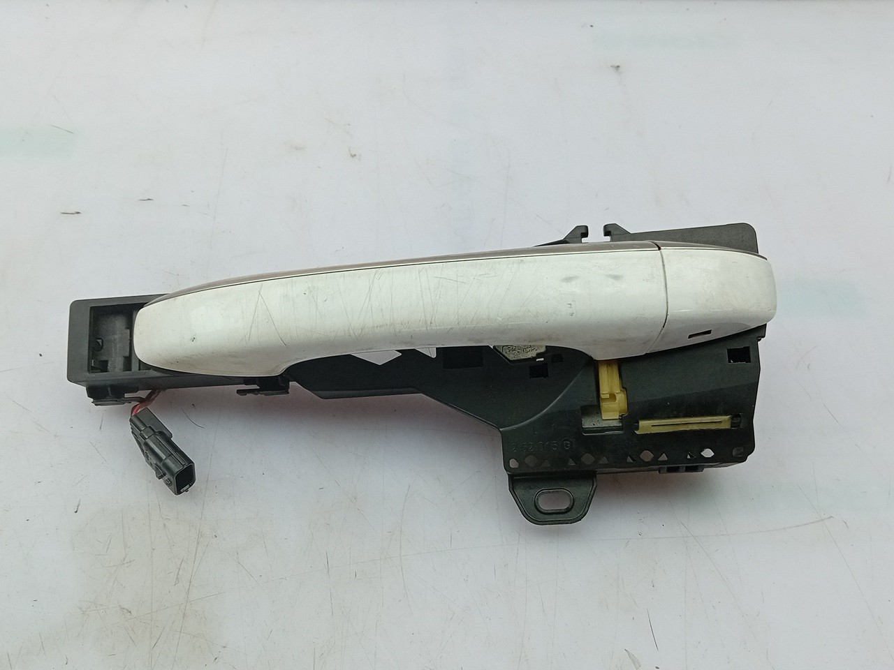 Left front door handle