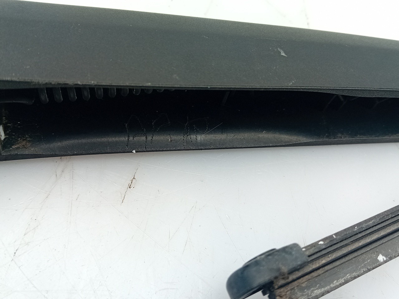 Brazo de limpiaparabrisas trasero MERCEDES-BENZ Classe A (W177) Imagem-2