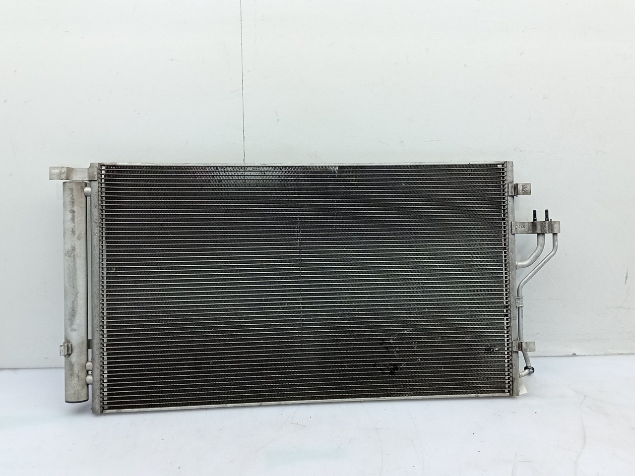 AC radiator KIA Carens IV Imagem-1
