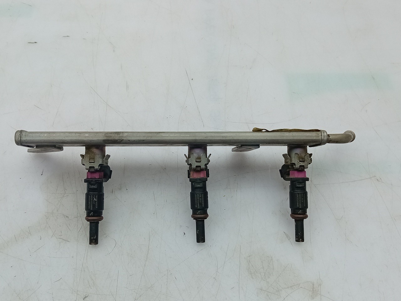 Rampe d'injection RENAULT Twingo III (BCM_) Imagem-1