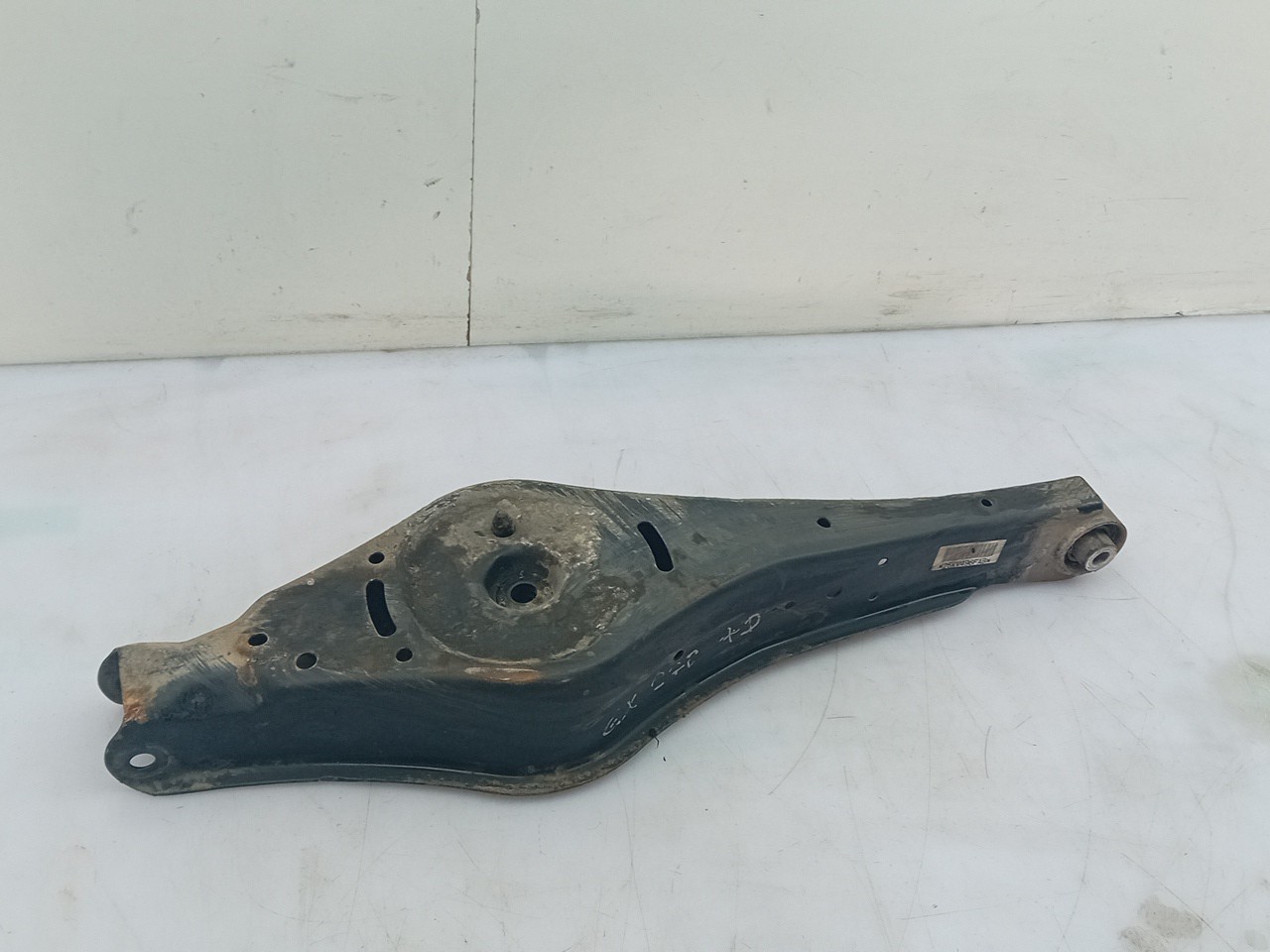 Braço de suspensão trás direito VOLKSWAGEN Passat (3C2) Imagem-1