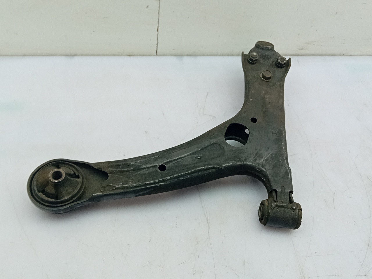 Right front suspension arm TOYOTA Avensis Liftback (_T25_) Imagem-1