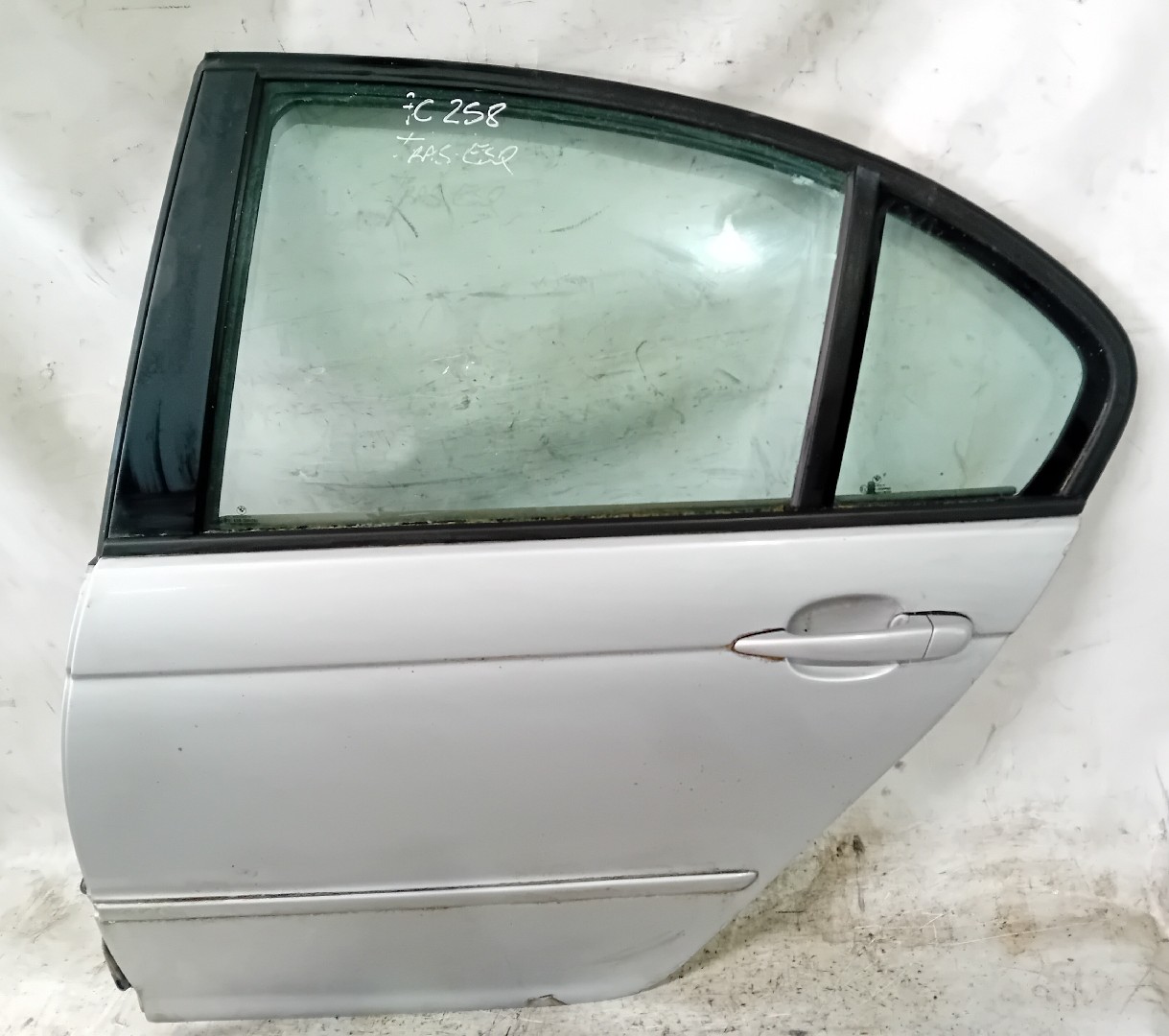 Porta trás esquerda