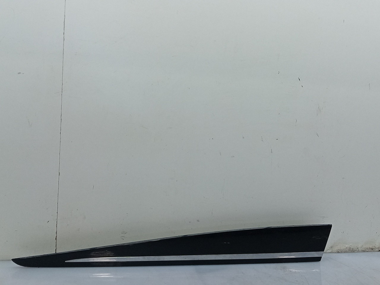 Moulure de porte avant Droite