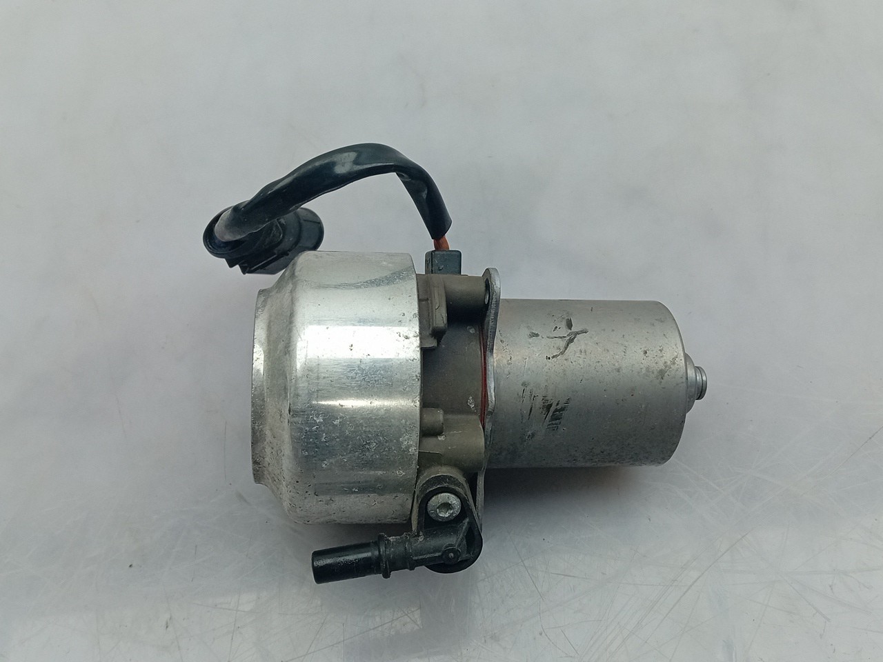 Bomba de vacío del sistema de frenos VOLKSWAGEN Tiguan (AD1, AX1) Imagem-1