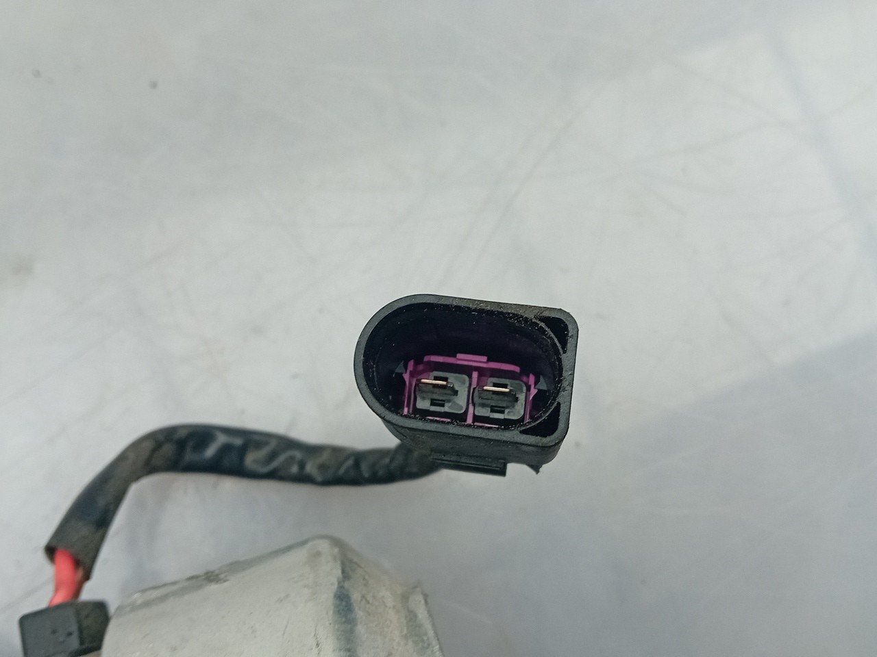 Bomba de vacío del sistema de frenos VOLKSWAGEN Tiguan (AD1, AX1) Imagem-2