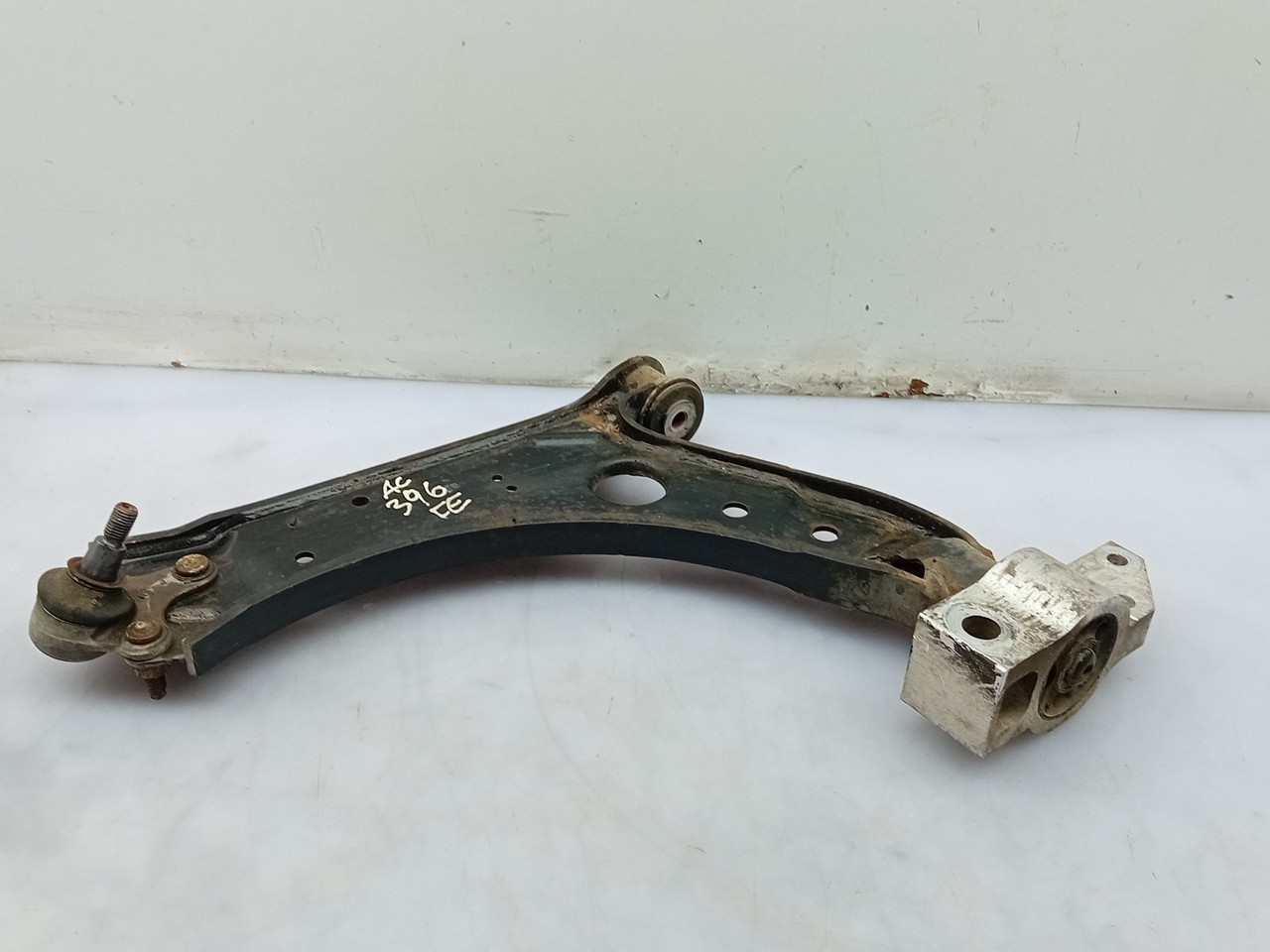 Left front suspension arm