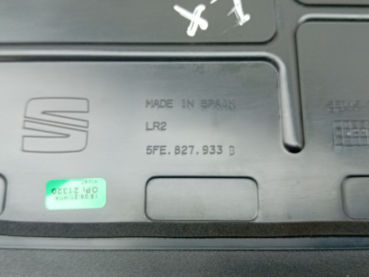 Spoiler / alerón portón trasero SEAT Leon Sportstourer (KL8) Imagem-2