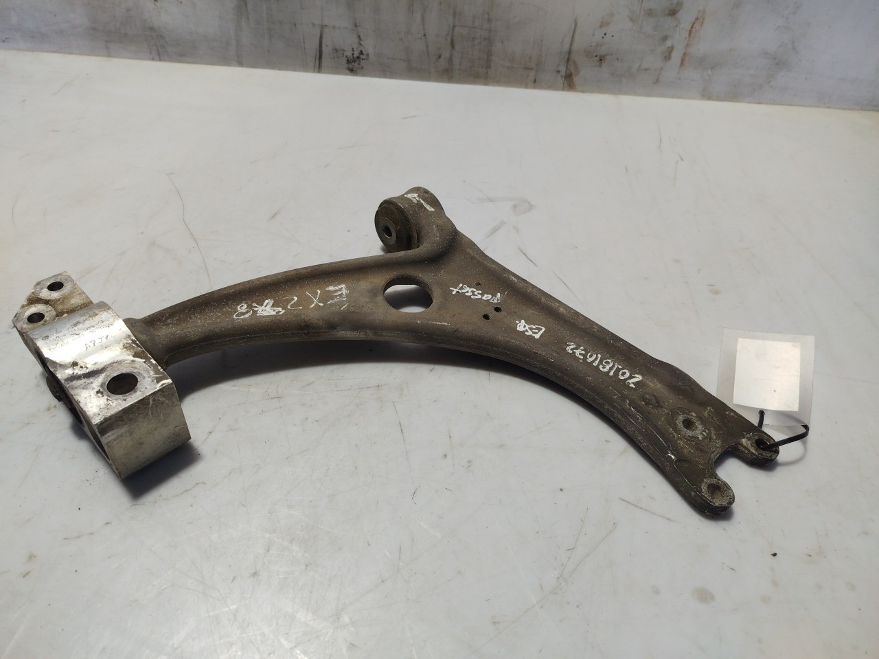 Left front suspension arm