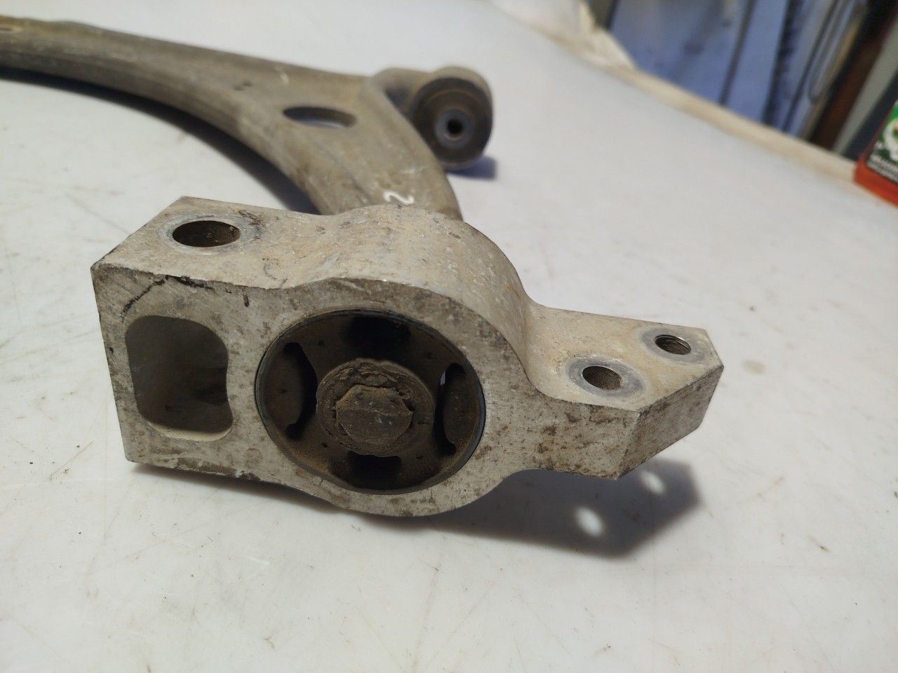 Left front suspension arm VOLKSWAGEN Passat (3C2) Imagem-2