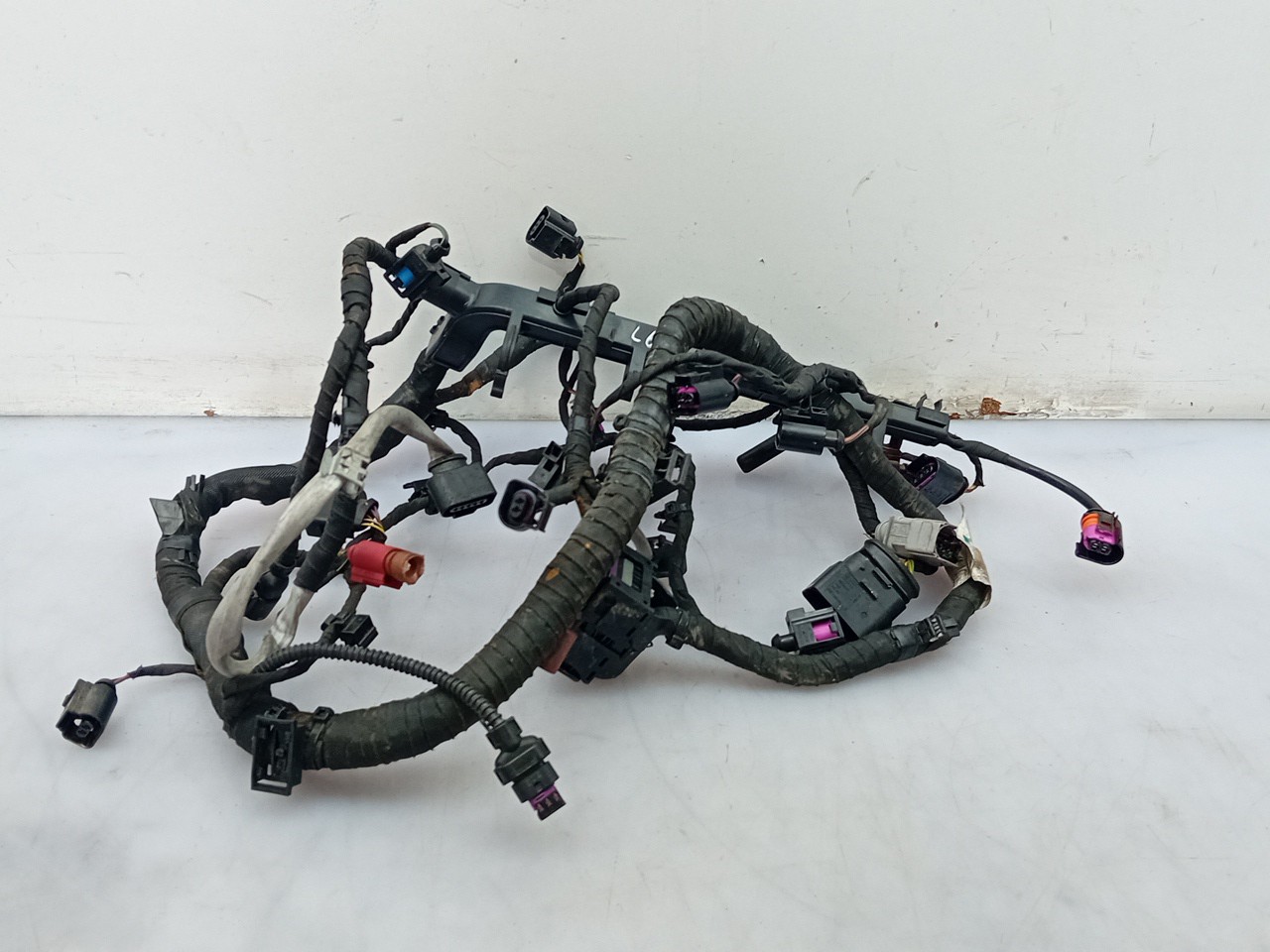 Engine electrical installation / engine wiring