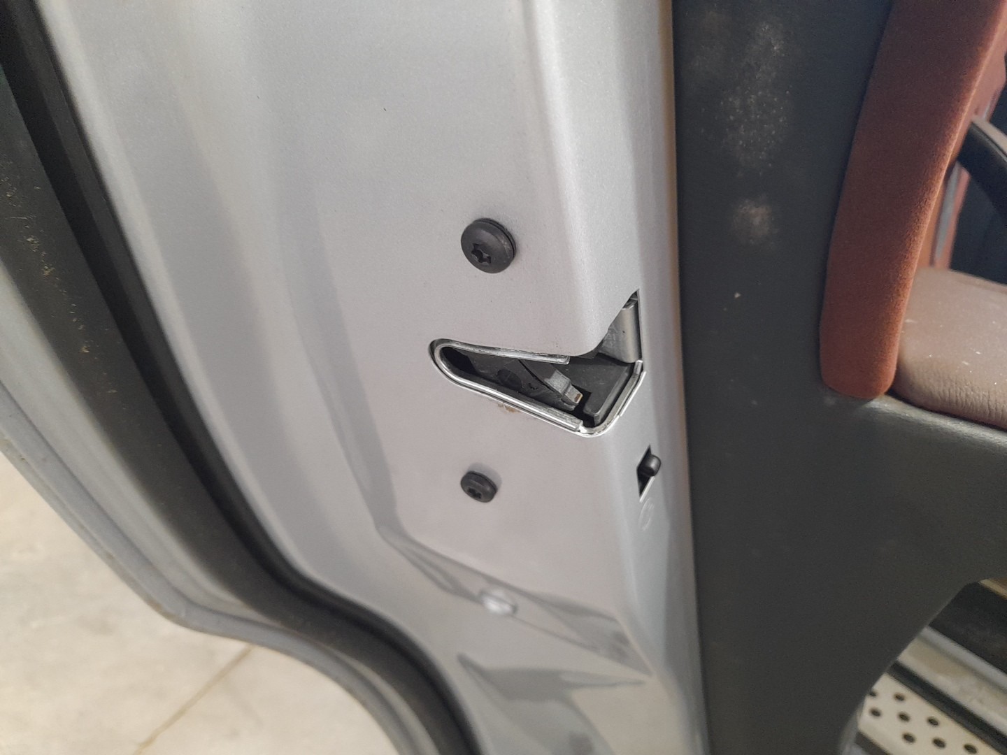 Cerradura / cierre puerta delantero izquierdo