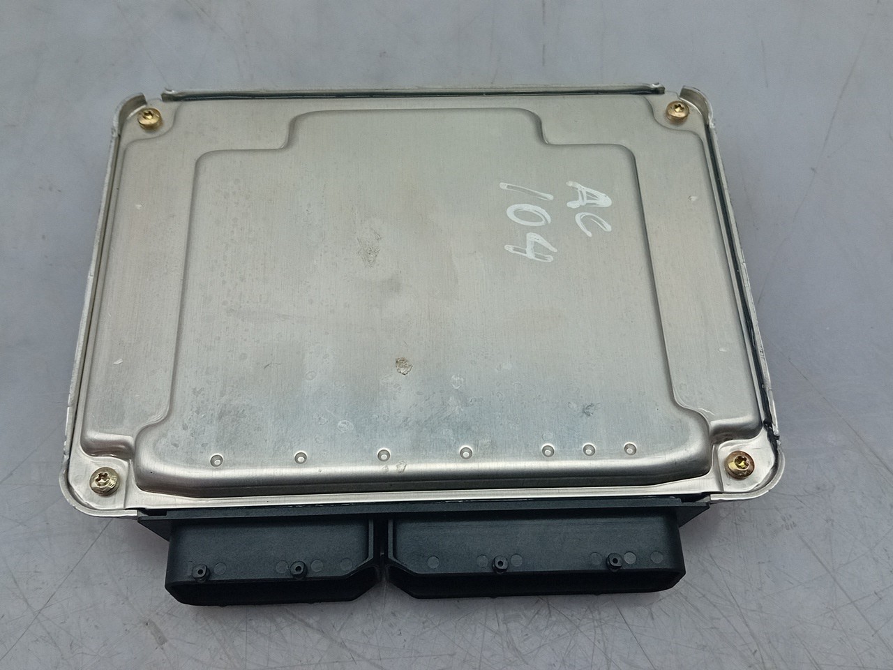 Engine control unit / ECU AUDI A4 (8D2, B5) Imagem-1