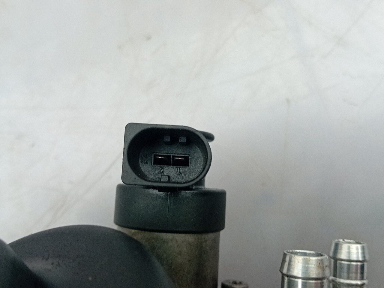 Pompe d'injection AUDI A3 Sportback (8VA, 8VF) Imagem-2