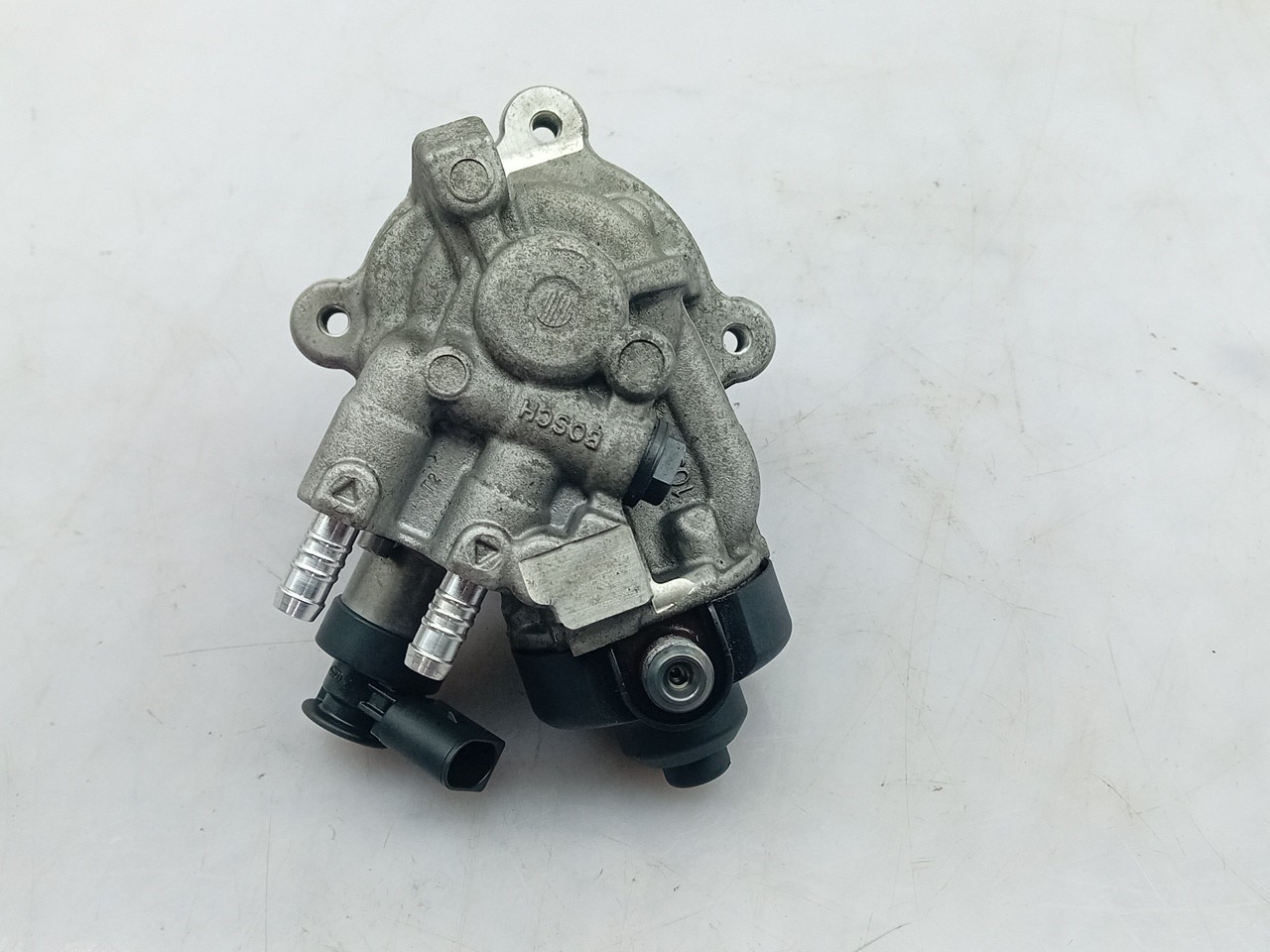 Pompe d'injection AUDI A3 Sportback (8VA, 8VF) Imagem-1