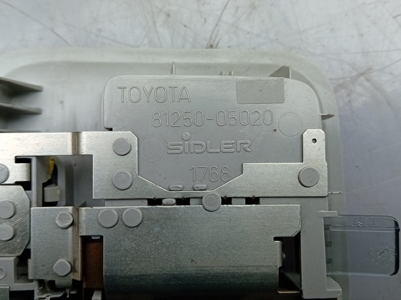 Plafonnier avant TOYOTA Avensis Sedan (_T22_) Imagem-4