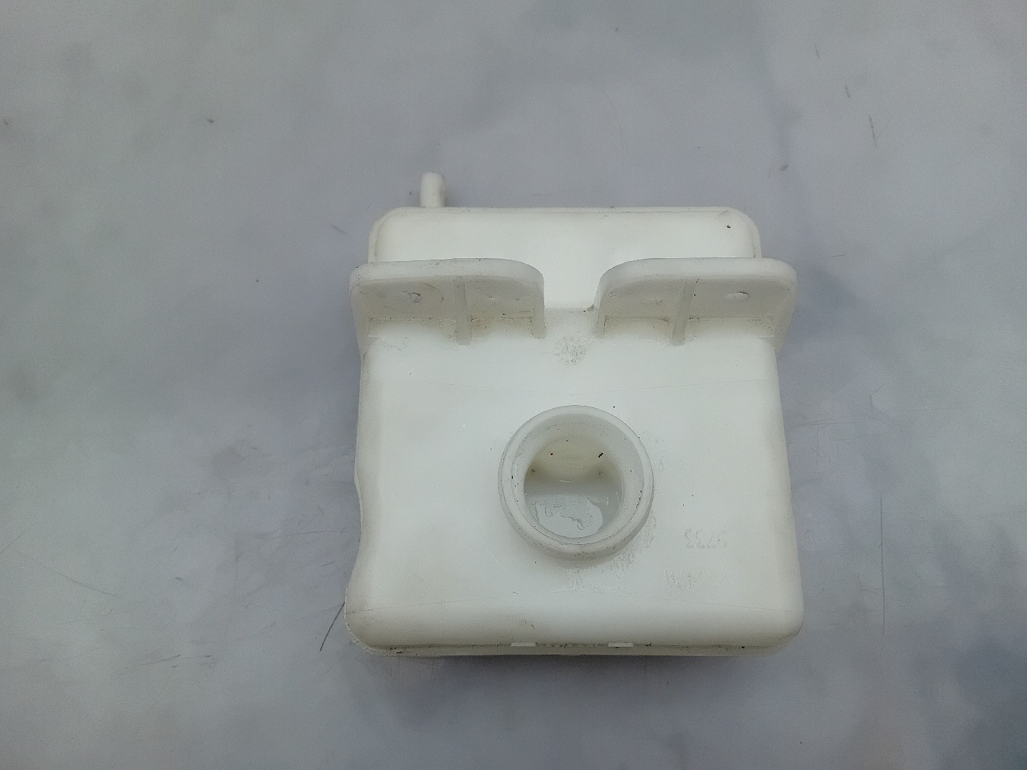 Brake fluid reservoir