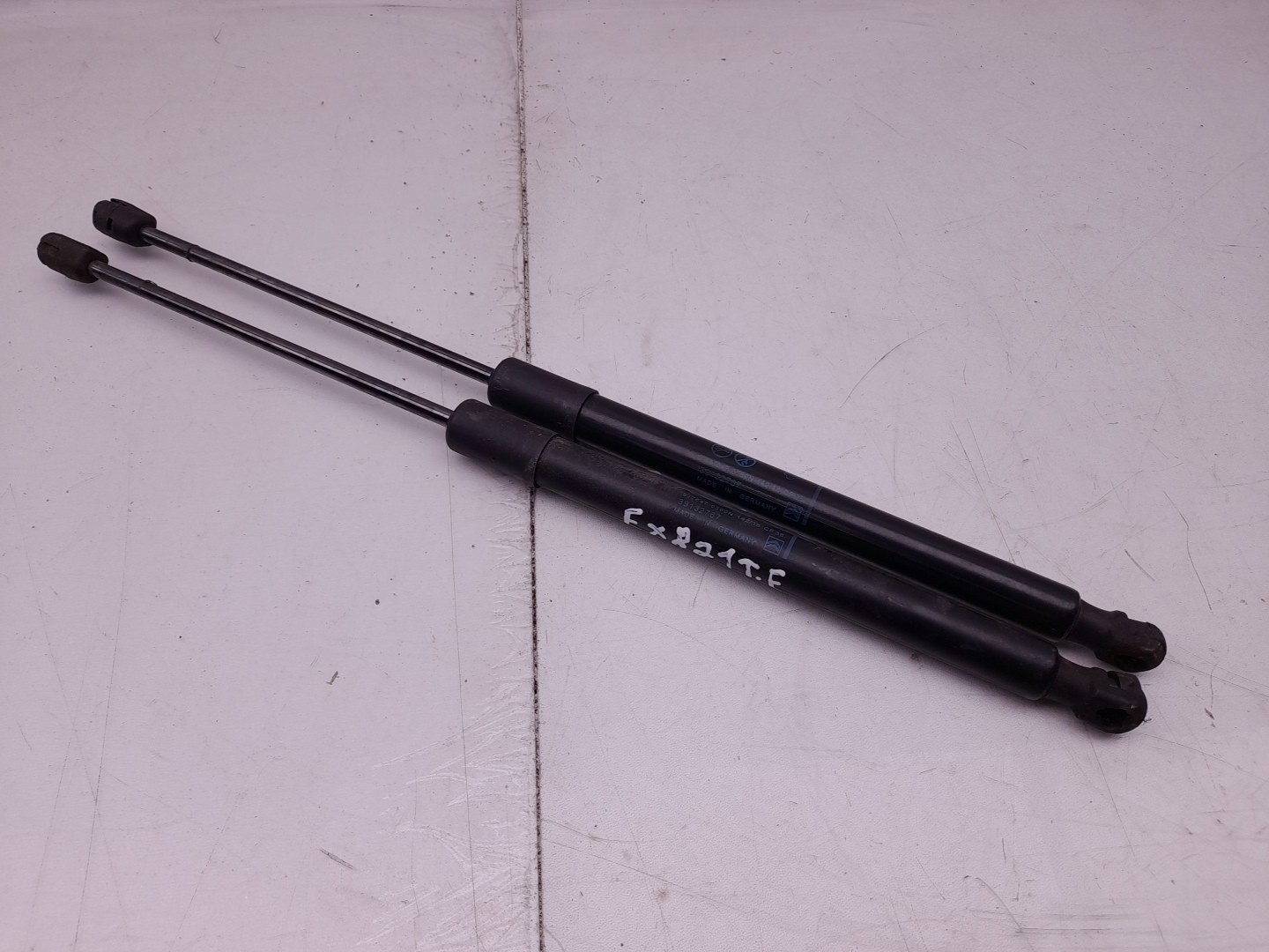 Trunk Shock Absorber CITROËN C3 Aircross II (2R_, 2C_) Imagem-1