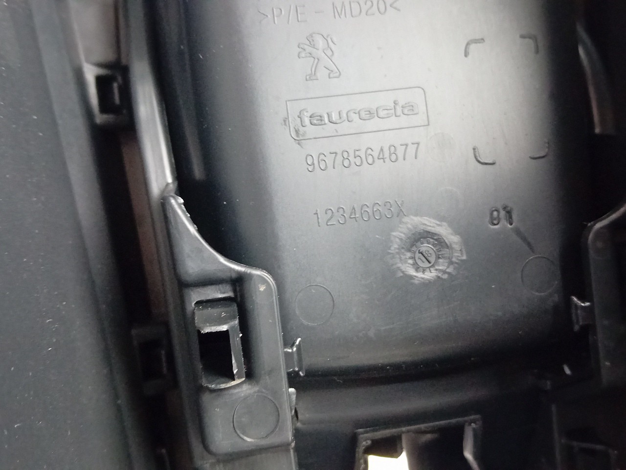 Dashboard trim PEUGEOT 2008 I (CU_) Imagem-2