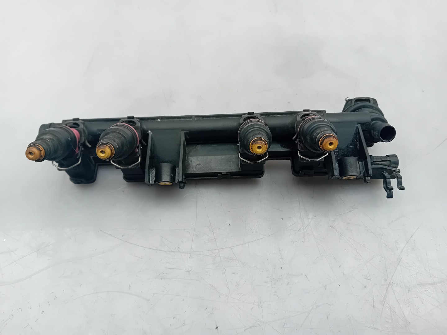 Fuel rail RENAULT Clio II (BB0/1/2_, CB0/1/2_) Imagem-1