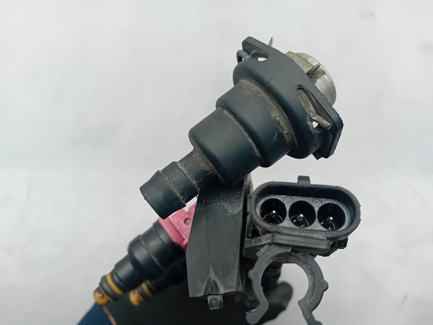 Fuel rail RENAULT Clio II (BB0/1/2_, CB0/1/2_) Imagem-3
