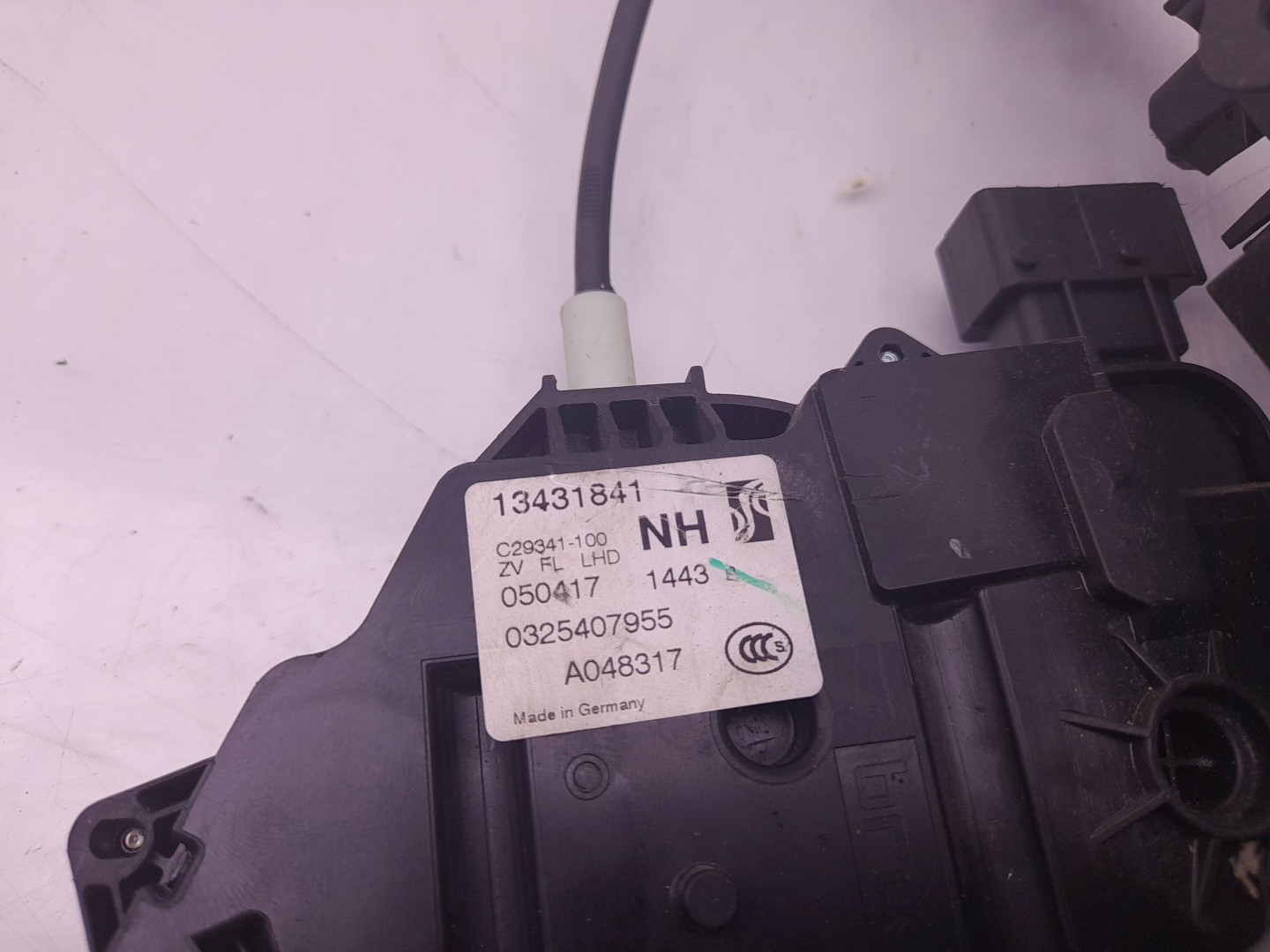 Serrure Avant Gauche OPEL Corsa E Imagem-1