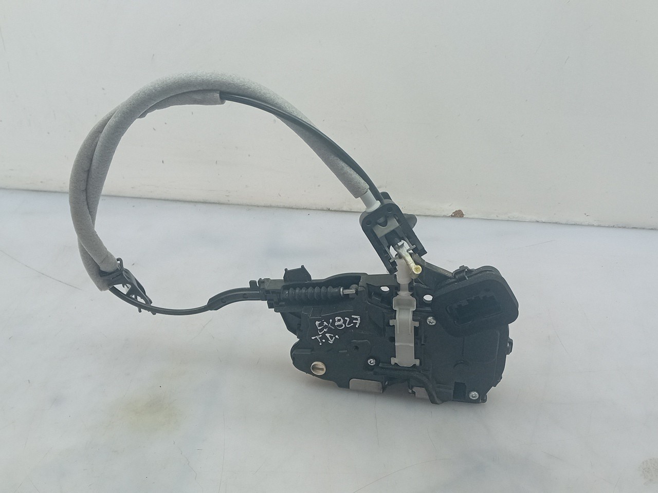Fechadura / fecho porta trás direito VOLKSWAGEN Polo (AW1) Imagem-1