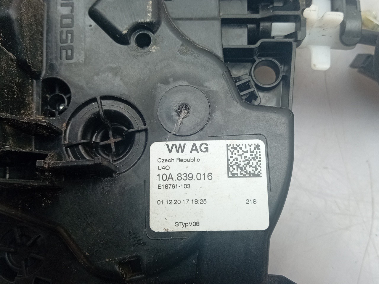 Fechadura / fecho porta trás direito VOLKSWAGEN Polo (AW1) Imagem-4