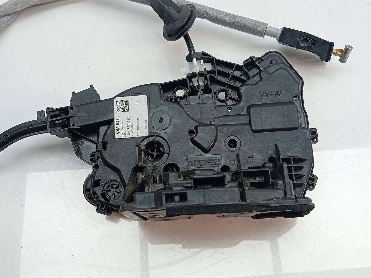 Fechadura / fecho porta trás esquerdo VOLKSWAGEN Polo (AW1) Imagem-1